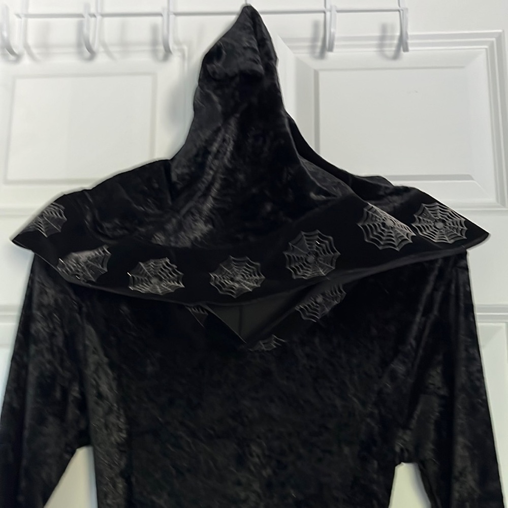 🕷️ WITCH CLOAK/COSTUME 💀 WOMEN’S MEDIUM 👻🎃VELVETY - Picture 5 of 15